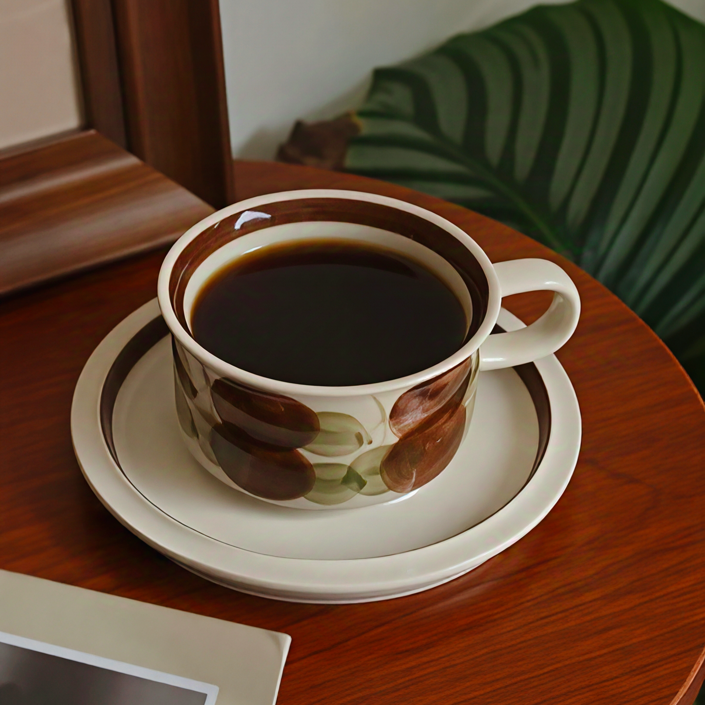 Scandinavia style cermaic coffee cup, ideal for both iced or hot drink. Perfect gift for girls, mom, bestie and coffee lovers.