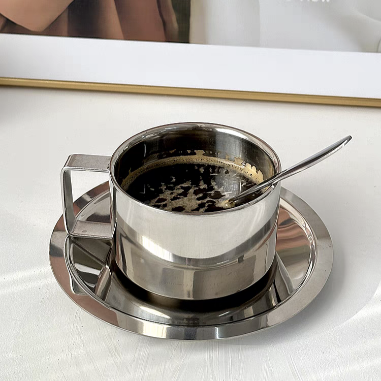 Elegant stainless steel coffee cup set with a retro-inspired silver finish, perfect for home cafés and afternoon tea.